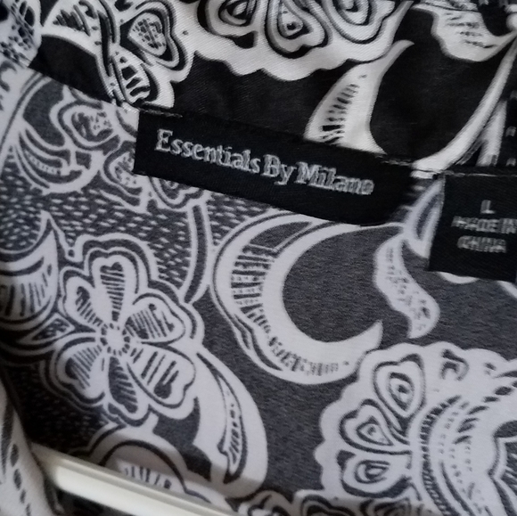 Essentials By Milano Button Blouse - Picture 5 of 7